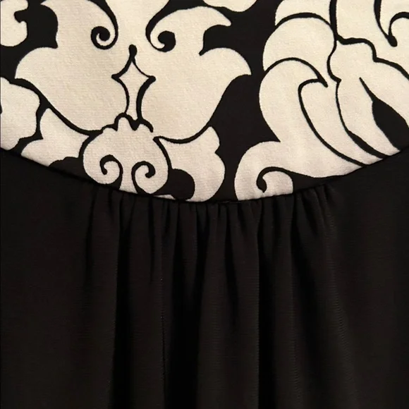 White House Black Market Black and White Patterned Mini Dress - Picture 4 of 8